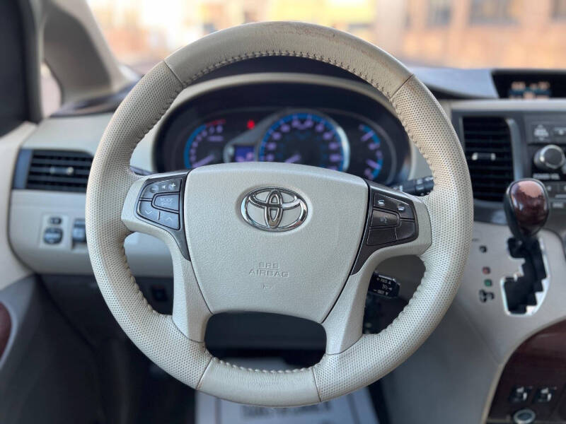 2011 Toyota Sienna XLE 8-Passenger
