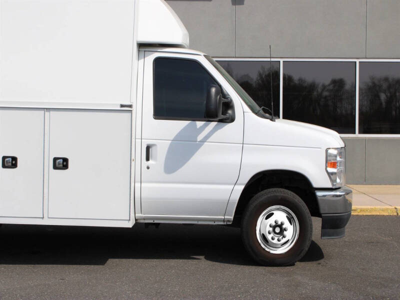 2024 Ford E-450