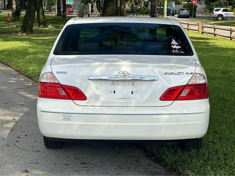 2004 Toyota Avalon XLS