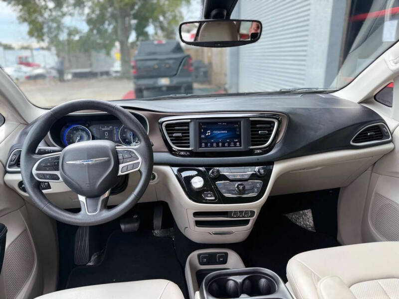 2021 Chrysler Voyager LXi