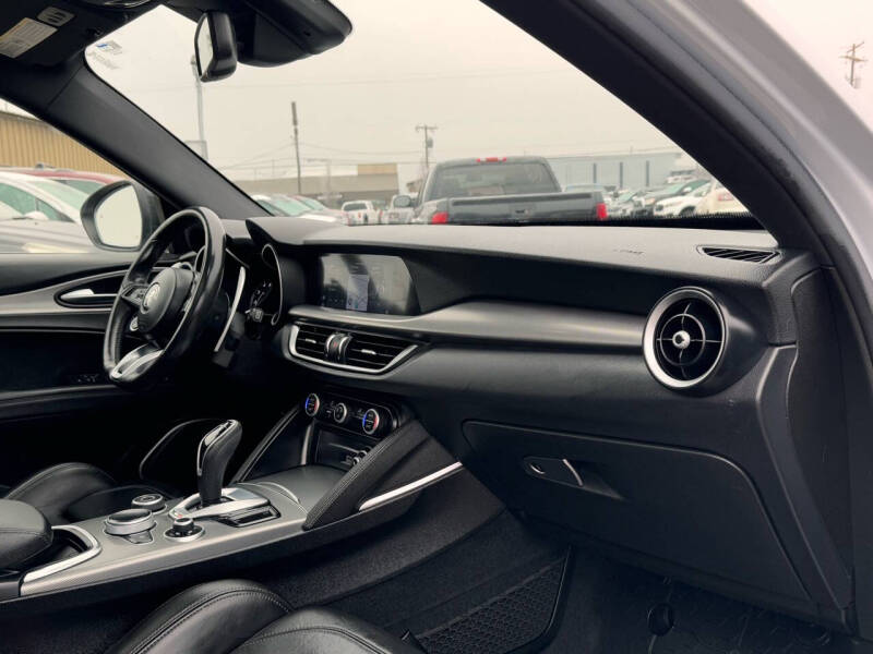 2020 Alfa Romeo Stelvio Ti Sport