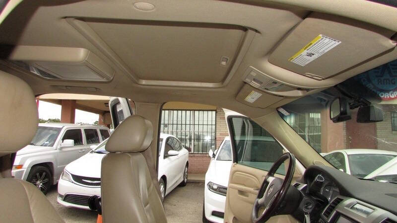 2010 Cadillac Escalade Luxury