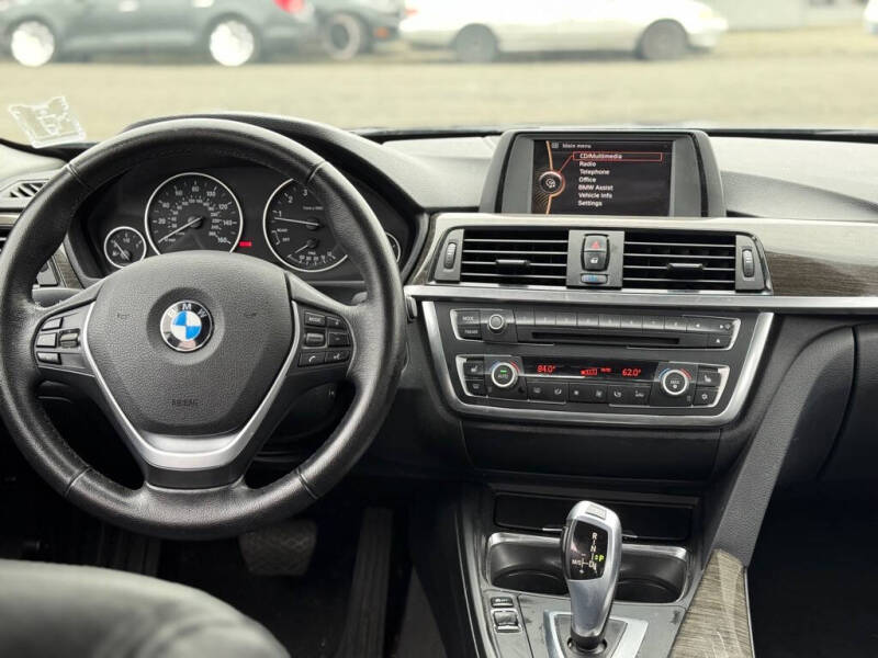 2012 BMW 3 Series 328i