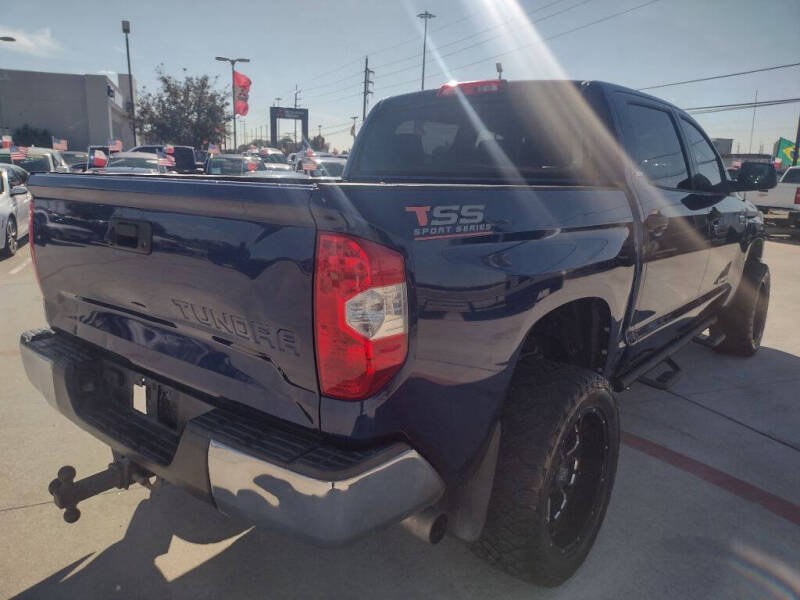 2015 Toyota Tundra SR5