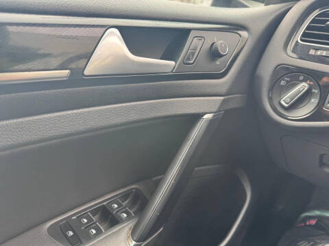 2015 Volkswagen Golf SportWagen TDI S