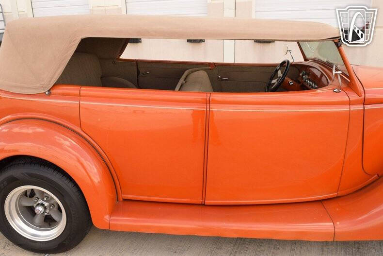 1935 Ford Phaeton
