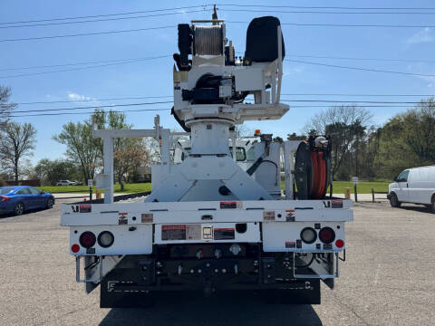 2019 Freightliner M2 106