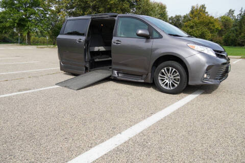 2020 Toyota Sienna XLE 8-Passenger