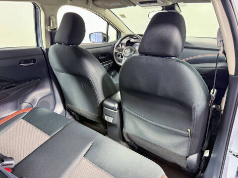 2025 Nissan Versa SR