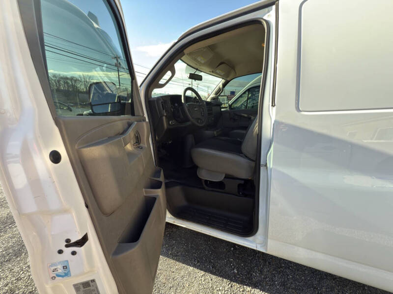 2021 GMC Savana 2500