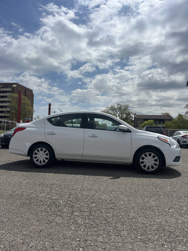 2017 Nissan Versa 1.6 SV