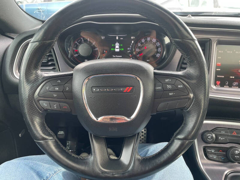 2016 Dodge Challenger SXT Plus