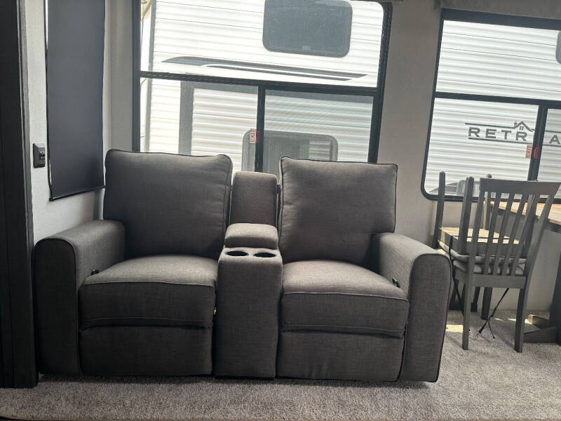 2022 Keystone RV Retreat 39 Loft