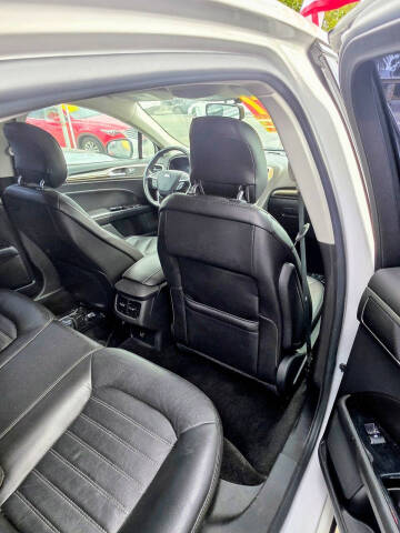 2014 Ford Fusion SE