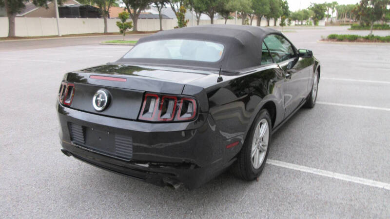 2014 Ford Mustang V6