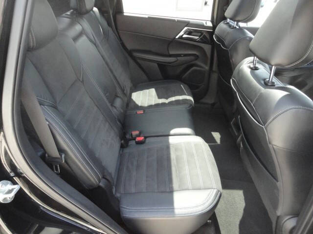 2023 Mitsubishi Outlander SE