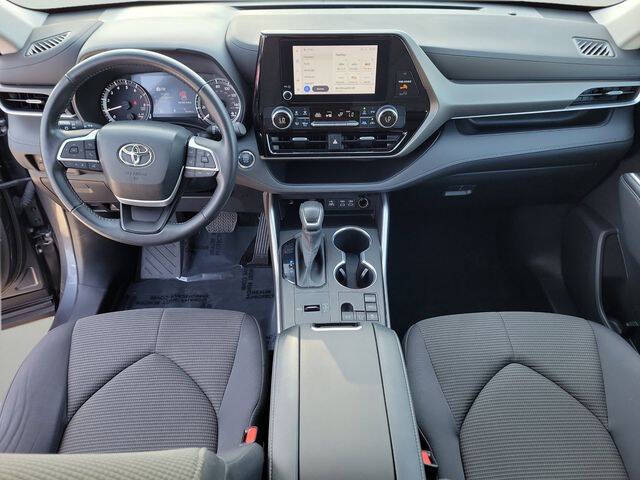 2023 Toyota Highlander LE