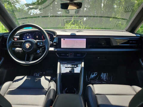2025 Porsche Macan 4 Electric