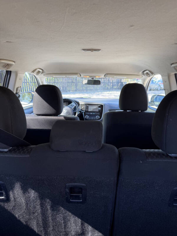 2014 Mitsubishi Outlander SE