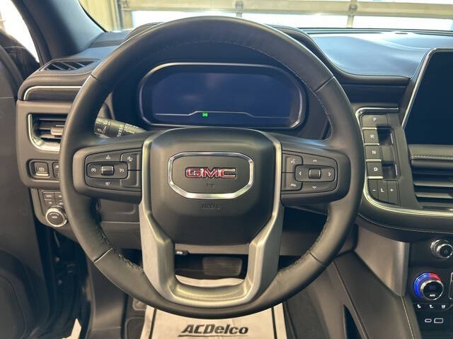 2023 GMC Yukon XL SLT