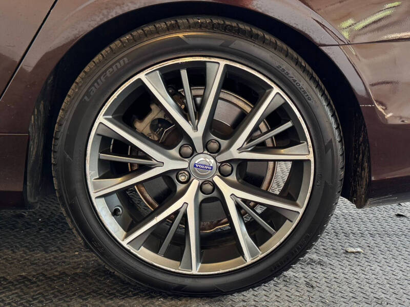 2018 Volvo S90 T5 Momentum