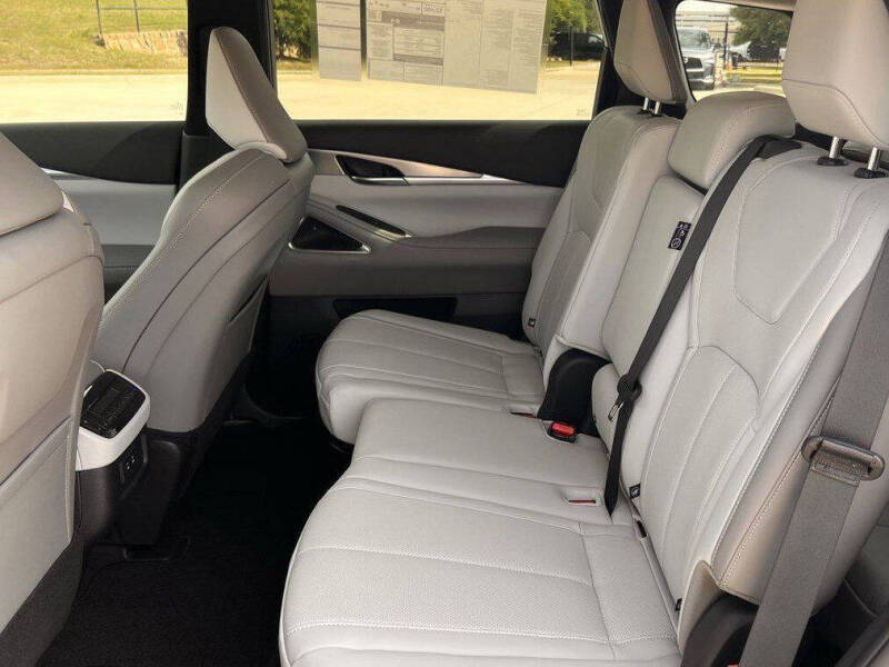 2027 Infiniti QX60 Luxe