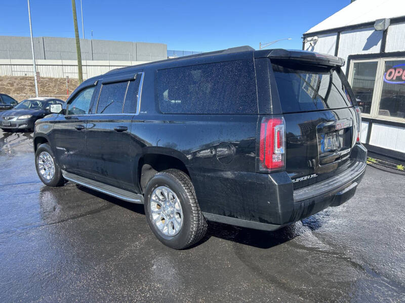 2017 GMC Yukon XL SLE