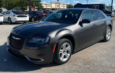 2018 Chrysler 300 for sale at WB Motors in Lewisville TX