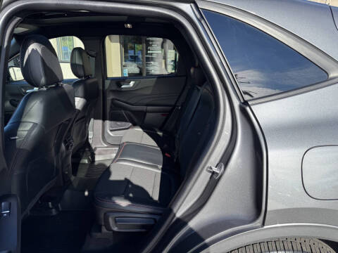 2023 Ford Escape ST-Line Elite