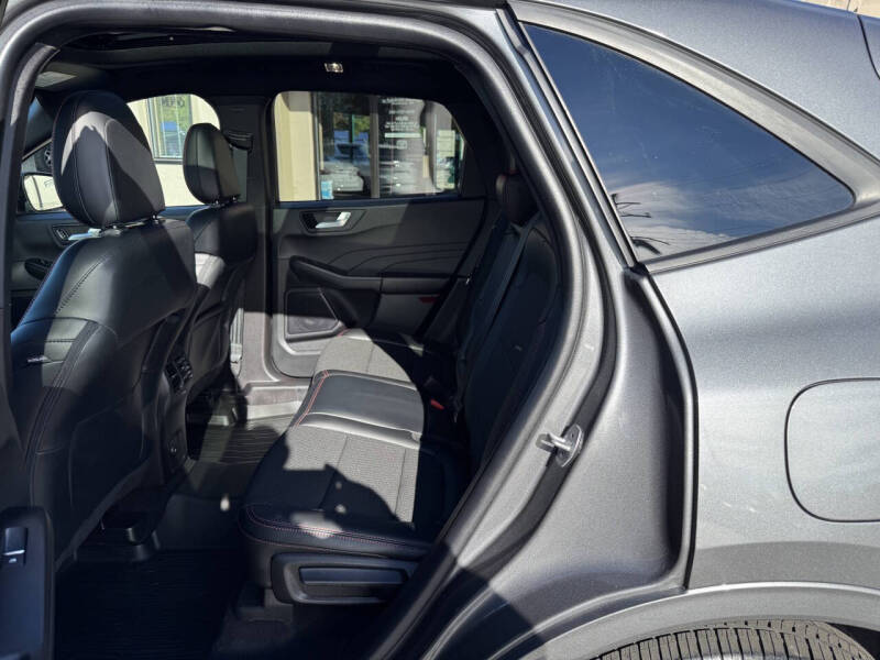 2023 Ford Escape ST-Line Elite