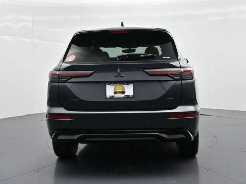 2026 Mitsubishi Outlander LE