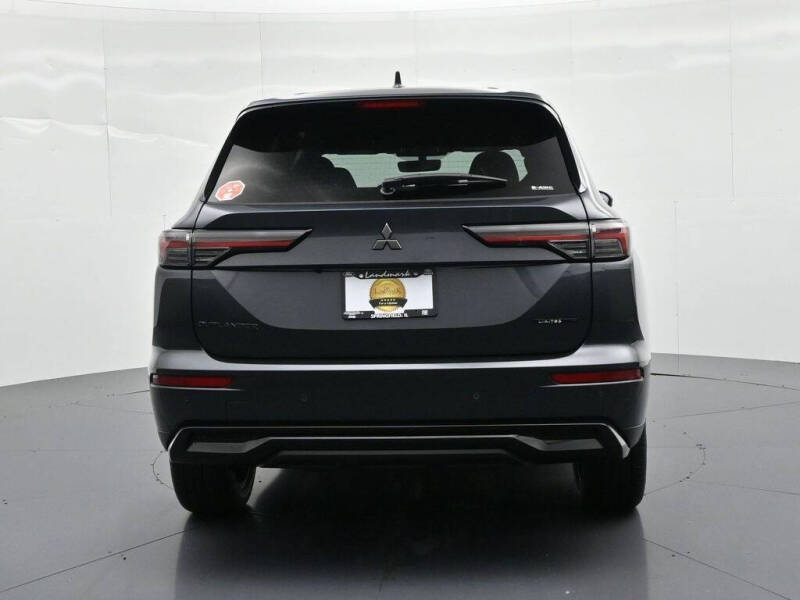 2026 Mitsubishi Outlander LE