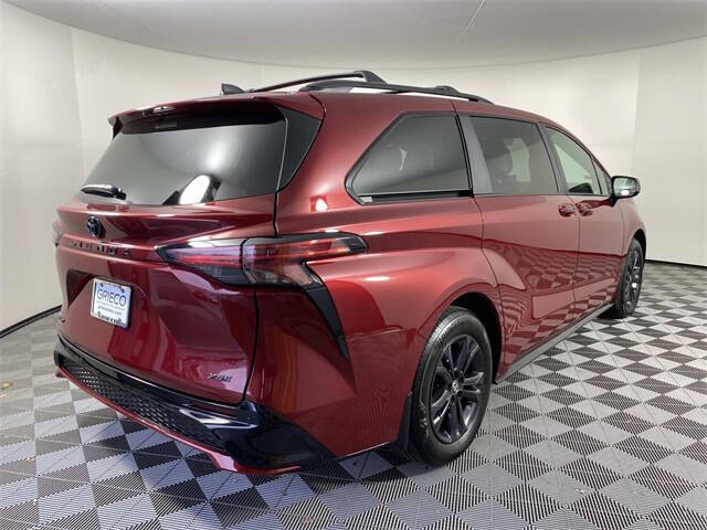 2025 Toyota Sienna XSE 7-Passenger