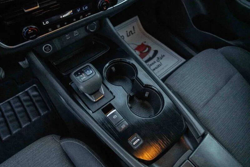 2022 Nissan Rogue SV