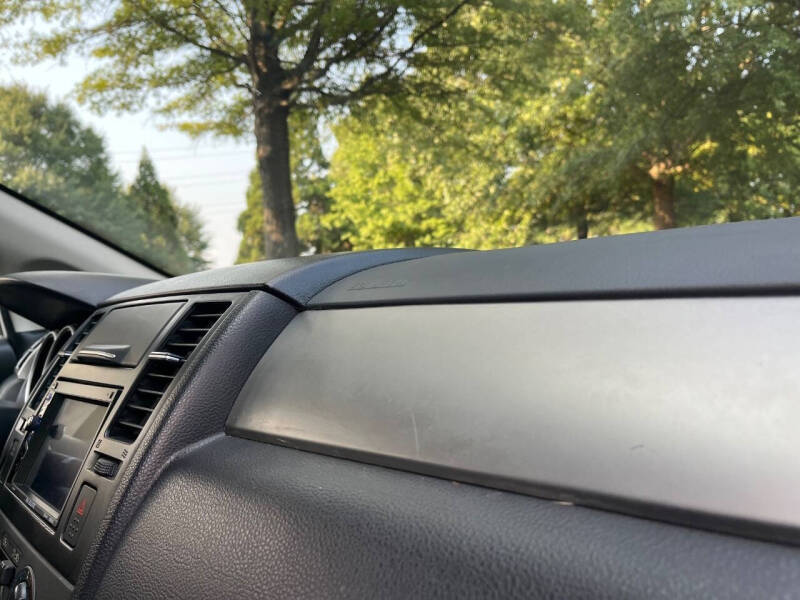 2009 Nissan Versa 1.8 S