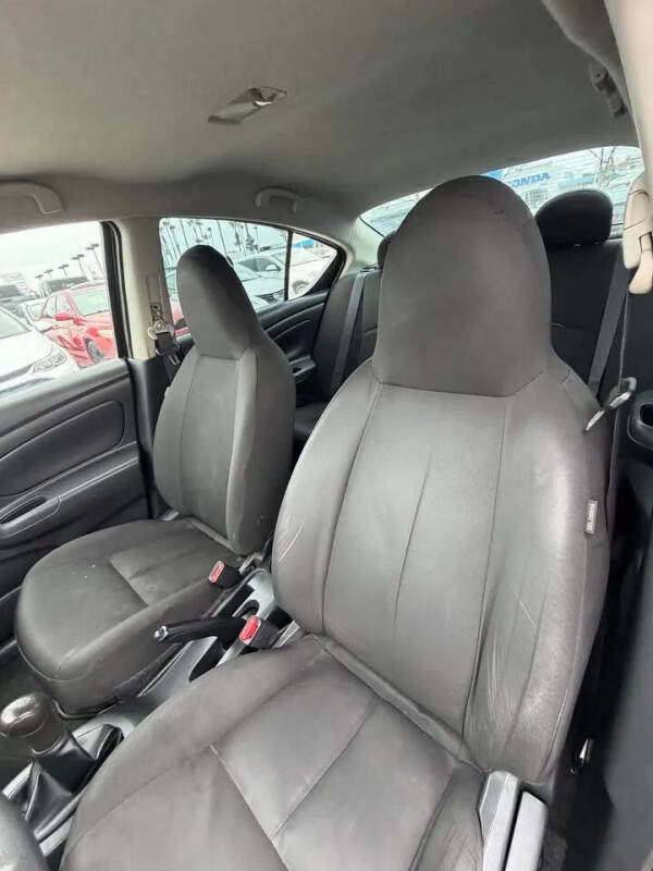 2017 Nissan Versa 1.6 S