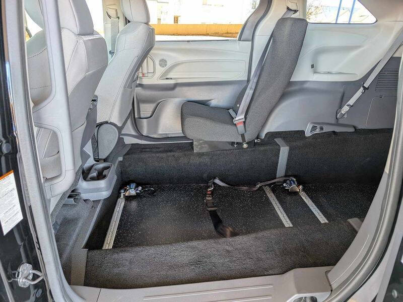 2025 Toyota Sienna LE 8-Passenger