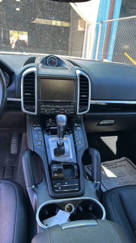 2014 Porsche Cayenne Platinum