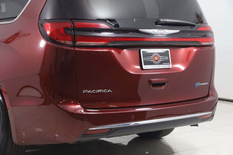 2023 Chrysler Pacifica Plug-In Hybrid Touring L