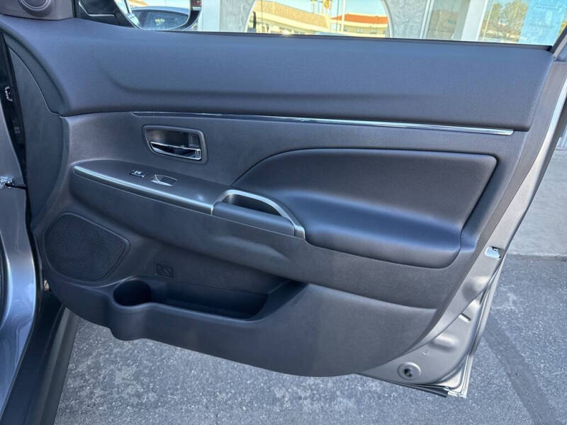 2026 Mitsubishi Outlander Sport SE