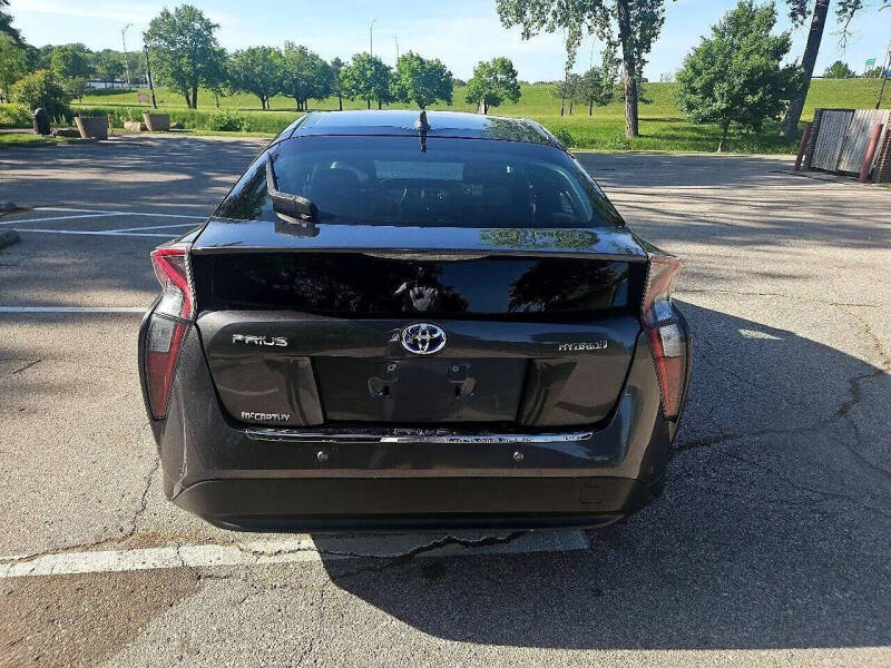 2016 Toyota Prius Three Touring