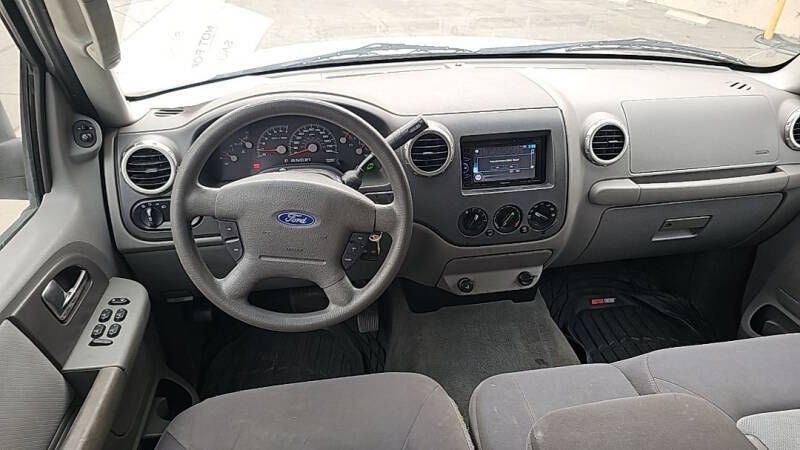 2004 Ford Expedition XLS