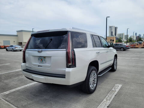 2017 Cadillac Escalade Standard