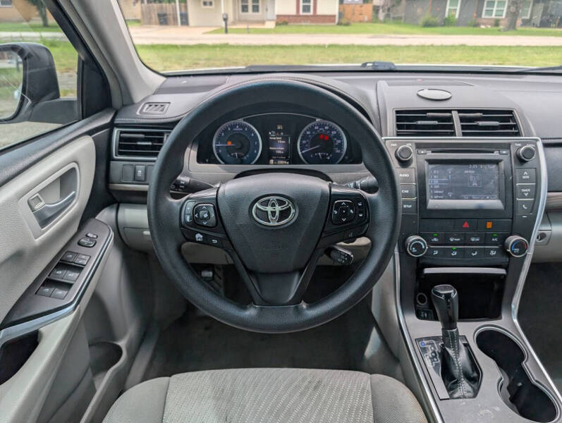 2016 Toyota Camry LE
