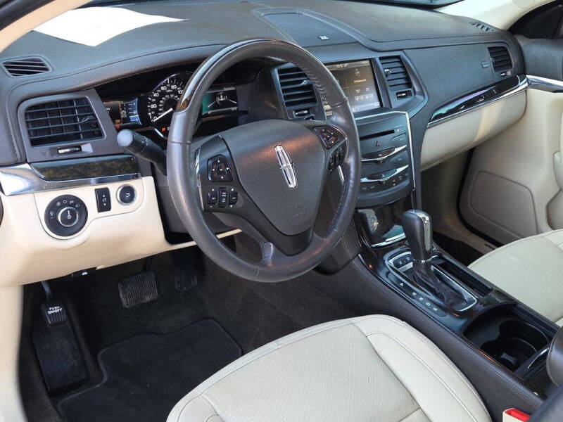 2015 Lincoln MKS
