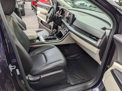 2023 Kia Carnival LX