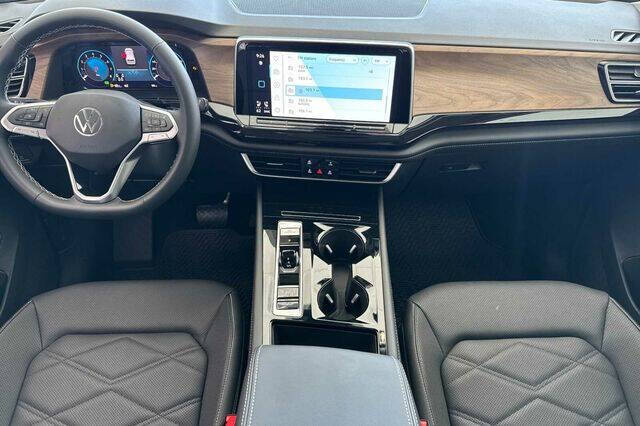 2025 Volkswagen Atlas SE