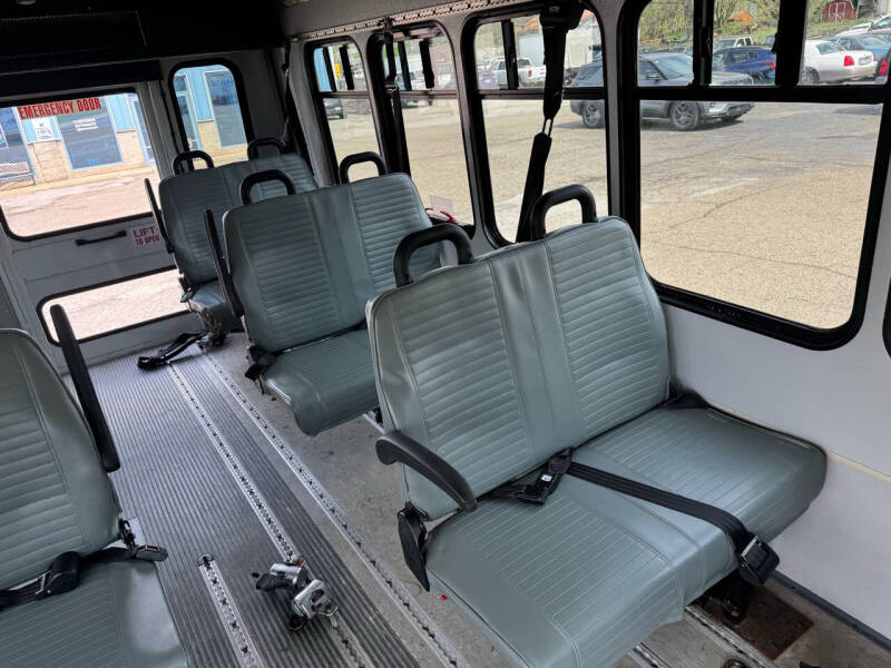 2015 Ford E-Series E-350 SD