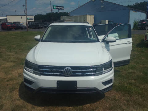 2018 Volkswagen Tiguan for sale at BRAUNS AUTO SALES in Pottstown PA