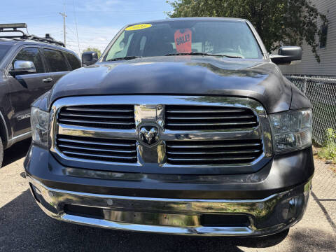 2016 RAM 1500 SLT